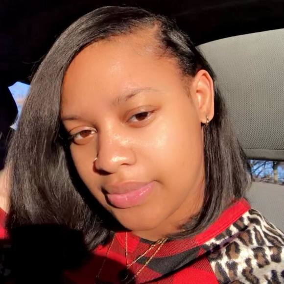 Profile Picture of Maya Richard (@mayajenea) on Poshmark