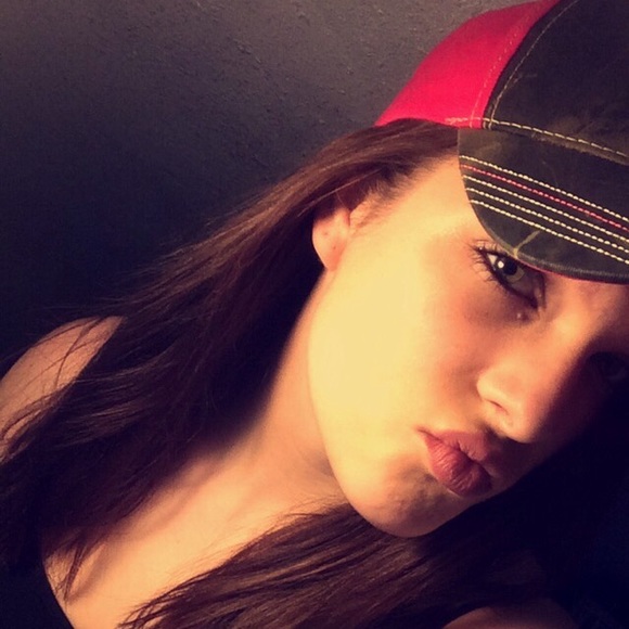 Profile Picture of Hailey Joy (@hailey_marie_19) on Poshmark