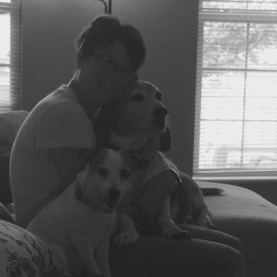 Profile Picture of Melanie Yates (@MelYates15) on Twitter