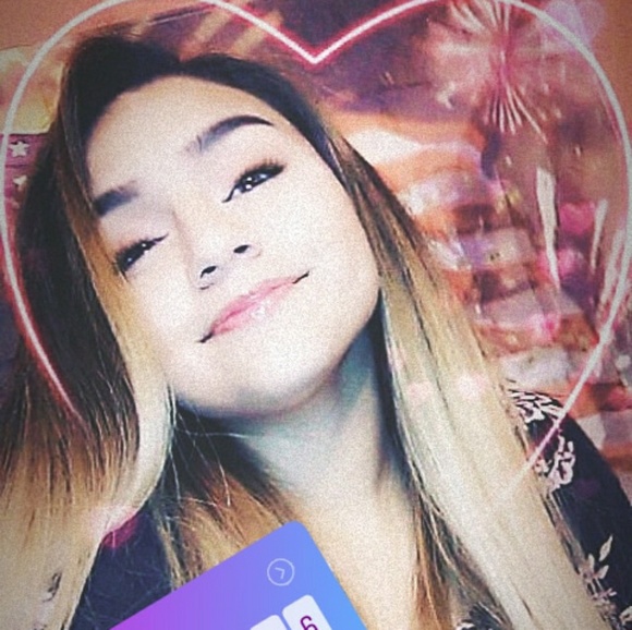 Zoe Lopez - Poshmark Profile Picture of Zoe Lopez (@03lopezzoe) on Poshmark