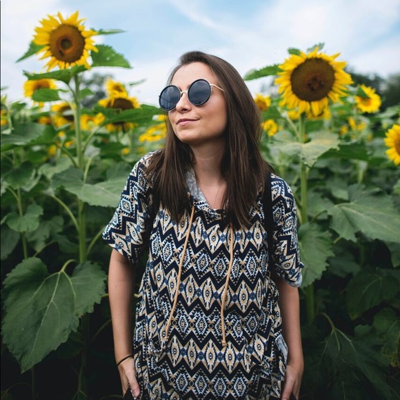 Profile Picture of Jacqlyn Olecki (@jacqlynhyde) on Poshmark