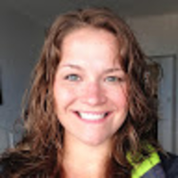 Profile Picture of Kelly Sandbrink (@kelbelle76) on Poshmark