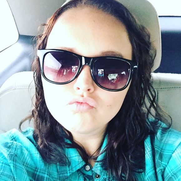 Profile Picture of Lexyandaustin Bradam (@lexylulu11) on Poshmark