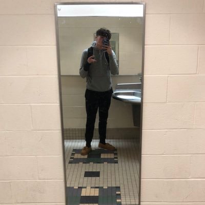 Profile Picture of Robert Moriarty (@Robert_m11333) on Twitter