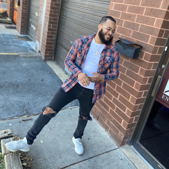 Profile Picture of Prentice Dubois (@prentd) on Poshmark
