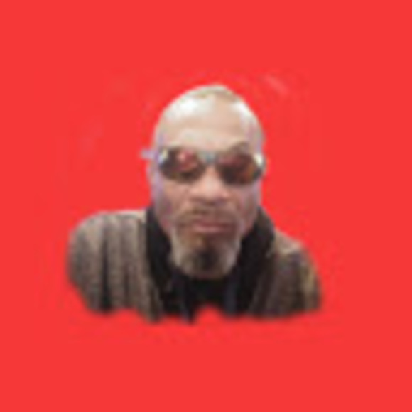 Profile Picture of Llewellyn Graham (@llewellyngraham) on Poshmark