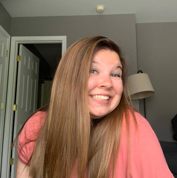 Profile Picture of Madalyn Sirmons (@madalynsirmons) on Poshmark