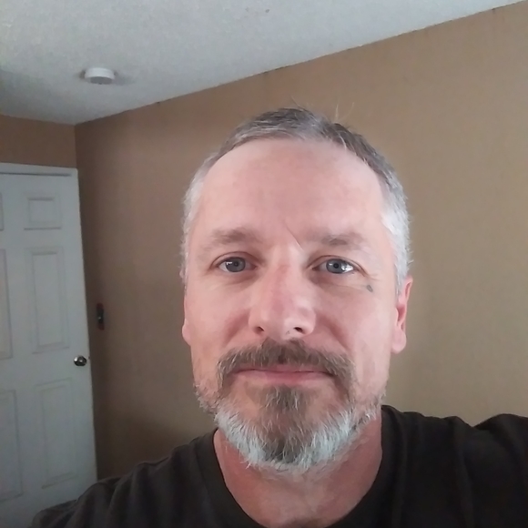 Profile Picture of Daniel Rounds (@danielrounds) on Poshmark