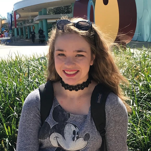 Profile Picture of Maddie Schefers (@mgschefers1) on Poshmark