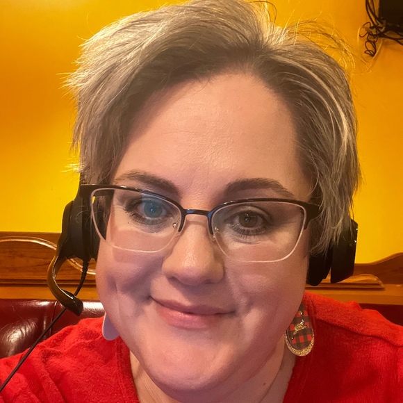 Profile Picture of Kim Hogan (@kimhogan2120) on Poshmark