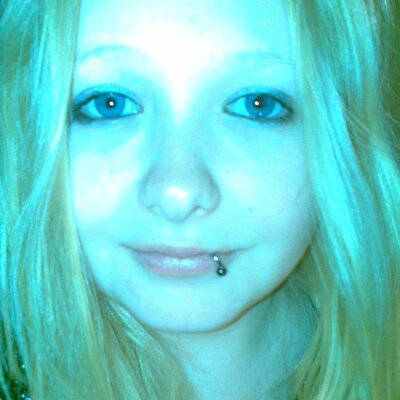 Profile Picture of Lori Lowe (@LoriEmmily) on Twitter