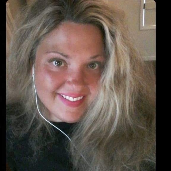 Profile Picture of Jobeth Stanfill (@primfills) on Poshmark