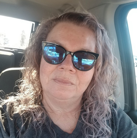 Profile Picture of Jody Batt heller (@hellerjody) on Poshmark