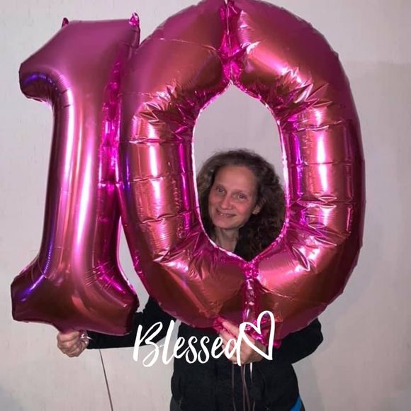 Profile Picture of Lora Peterson (@lora9483) on Poshmark
