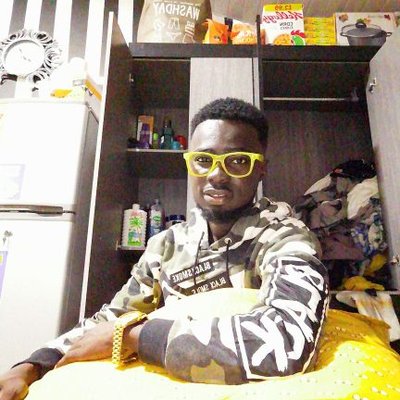 Profile Picture of Robert Quaye (@RobertQ10309870) on Twitter