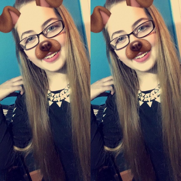 Profile Picture of Ashley Mcroberts (@ashlxymcroberts) on Poshmark