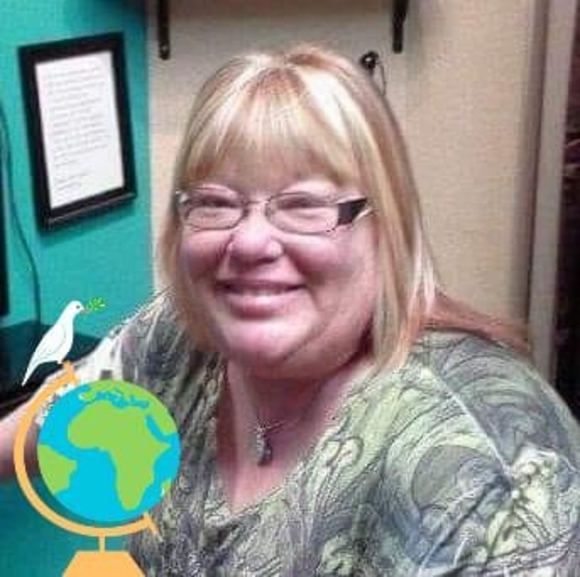 Profile Picture of Shelly Farrell (@shellyfarrel237) on Poshmark
