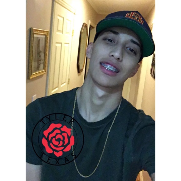 Profile Picture of Fredy Rebollar (@rebollarfredy) on Poshmark