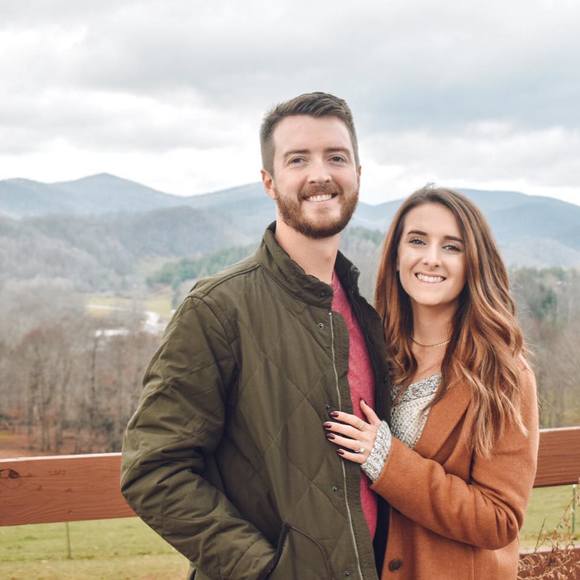 Profile Picture of Lauren Aprile (@laprile) on Poshmark