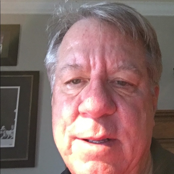 Profile Picture of William Vekasi (@wvekasi) on Poshmark