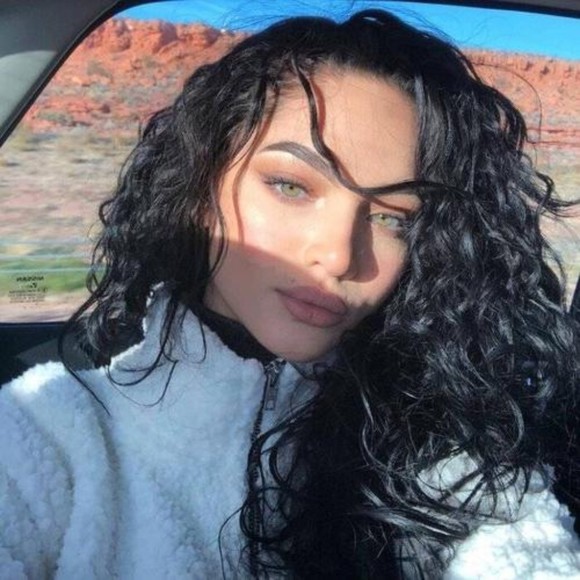 Profile Picture of Alpryk Alpryk (@malilpryks12) on Poshmark