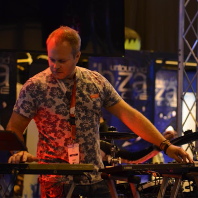Profile Picture of Steve Barton (@stevebHD) on Twitter