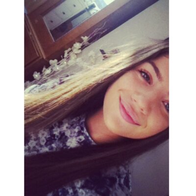 Profile Picture of Alice Robertson (@Alice_Robstaaa) on Twitter