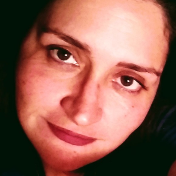 Profile Picture of Kimberly Palmer soliben (@kimberpalsol) on Poshmark