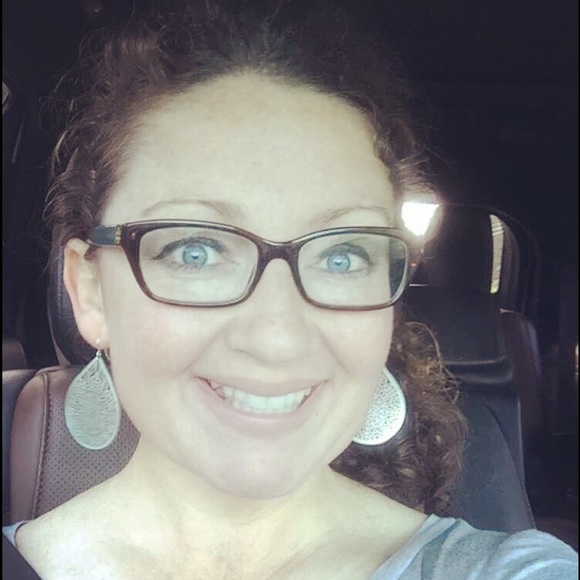 Leighann Gregory - Poshmark Profile Picture of Leighann Gregory (@lgregoryrn) on Poshmark