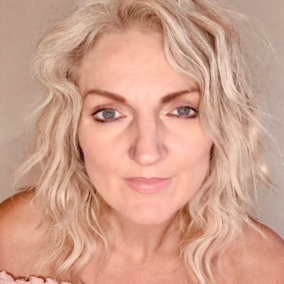 Profile Picture of Mary Fogg (@mezfogg) on Twitter