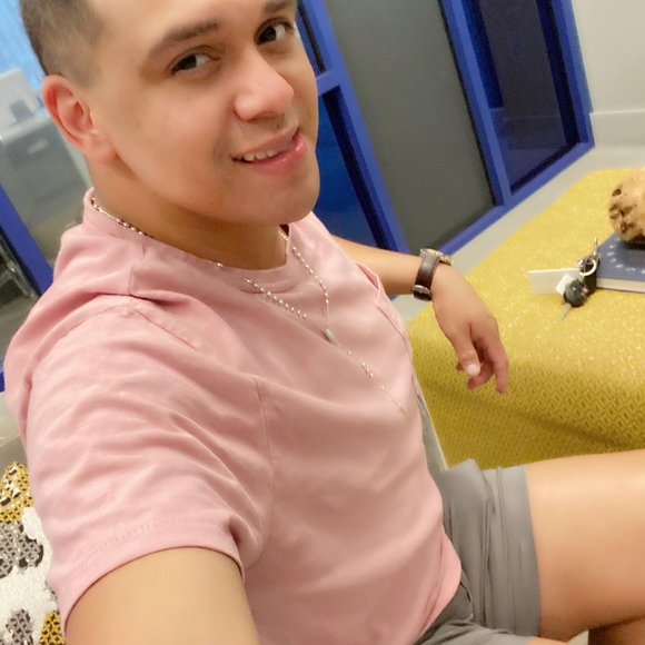 Profile Picture of Luis Torio barrios (@luis2588) on Poshmark