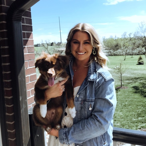 Profile Picture of Allison Herbert (@allisonherbe147) on Poshmark