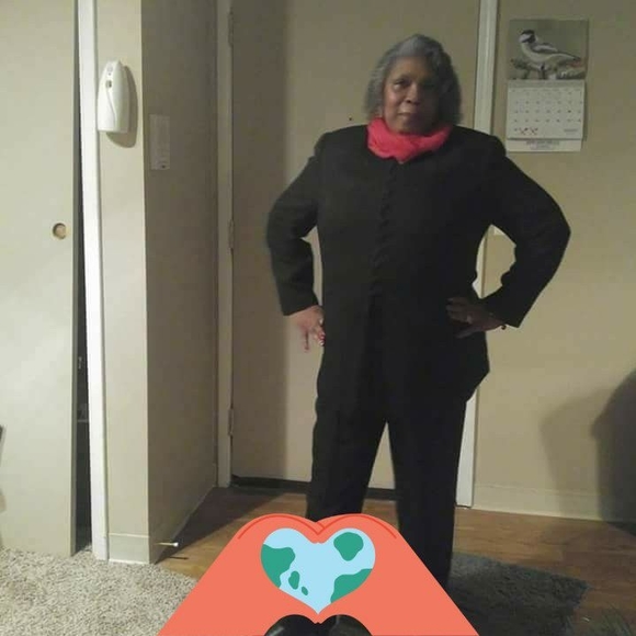 Profile Picture of Ruth j Waldron (@msmonkey1955) on Poshmark