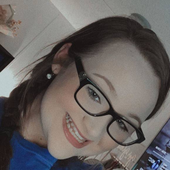 Profile Picture of Alyssa Minix (@alyssaminix7) on Poshmark