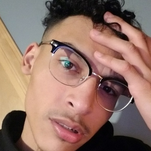 Profile Picture of Alejandro Murgo (@alejandromz699) on Poshmark