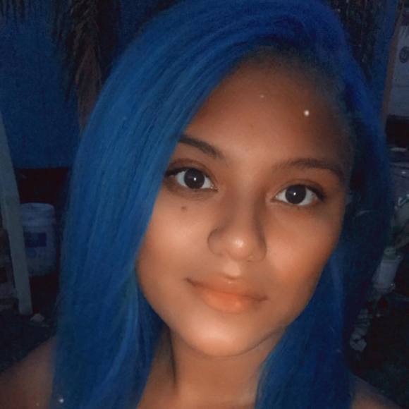 Profile Picture of Yazmin Cordova (@yazmin49196) on Poshmark