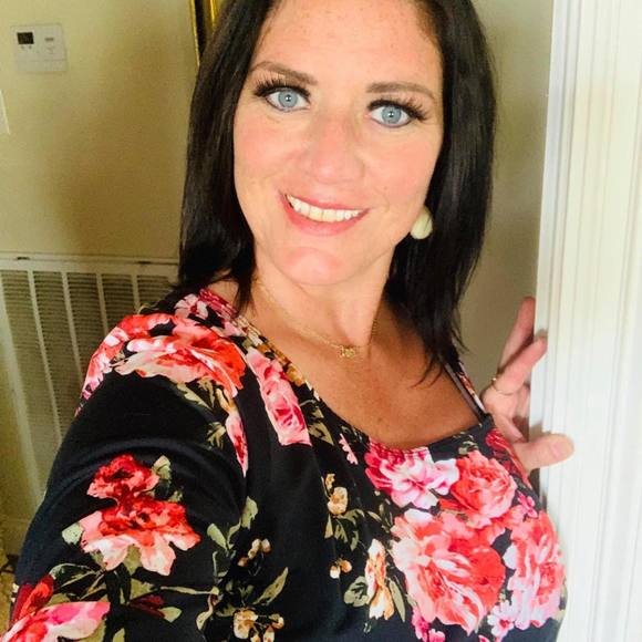 Profile Picture of Crystal Darby (@rjjl1979) on Poshmark