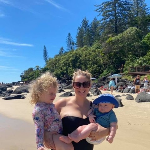 Tegan Koessler - Poshmark Profile Picture of Tegan Koessler (@koesslertegan) on Poshmark