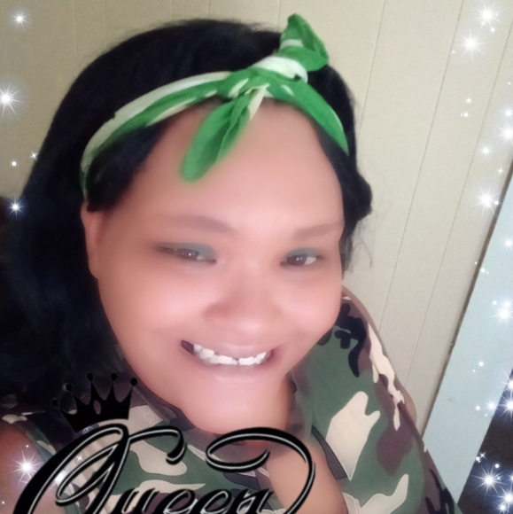 Profile Picture of Christina Mcmurray (@christinamcm329) on Poshmark