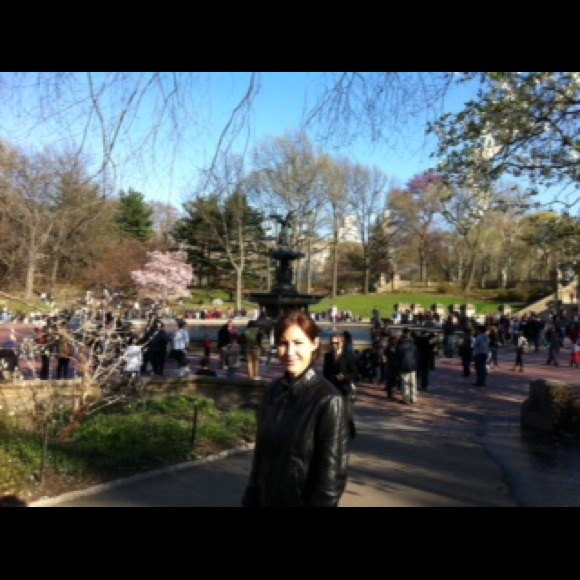 Profile Picture of Jessica Beddow (@jbeddow) on Poshmark