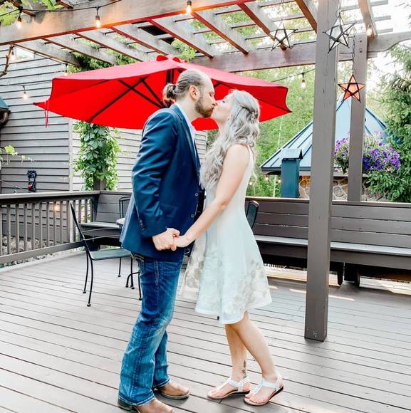 Emily Boster - Poshmark Profile Picture of Emily Boster (@emilyboster) on Poshmark