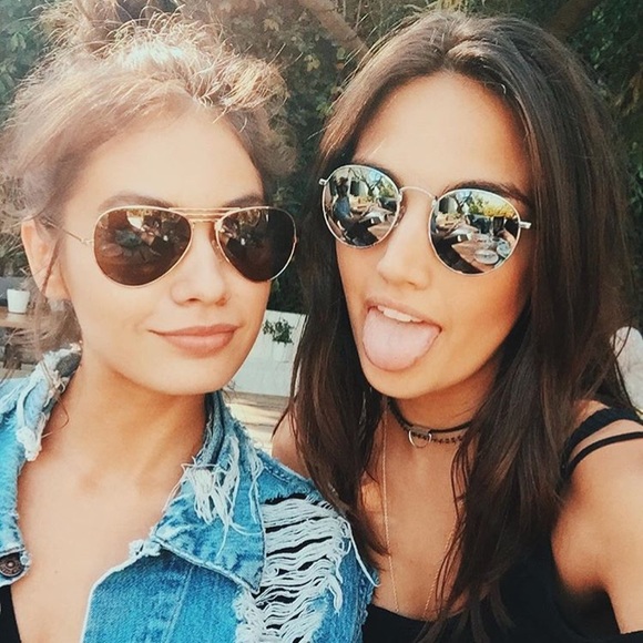 Profile Picture of Bindi Dueker (@bindibear) on Poshmark