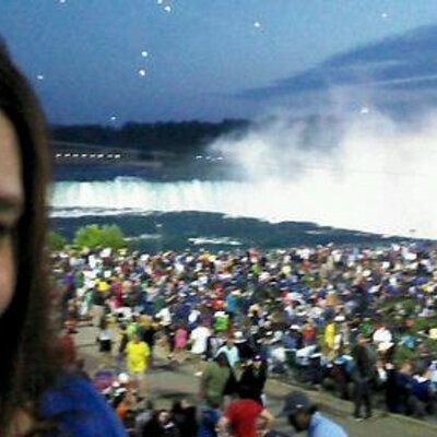 Profile Picture of Amanda Bartels (@thecatsmeow523) on Twitter