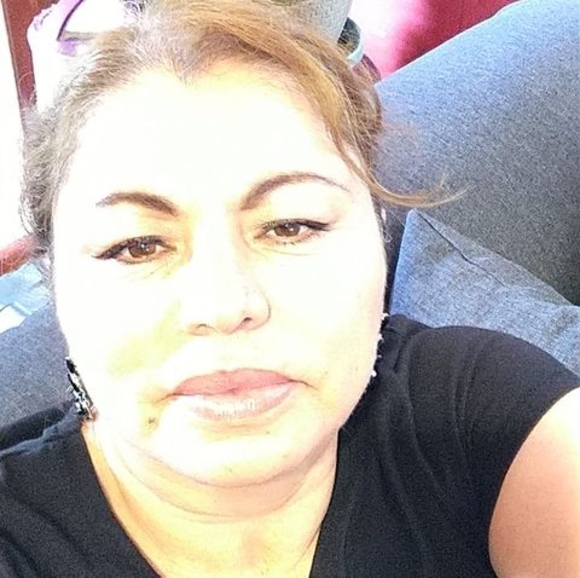 Profile Picture of Luz Flores (@maryfloresmpd) on Poshmark