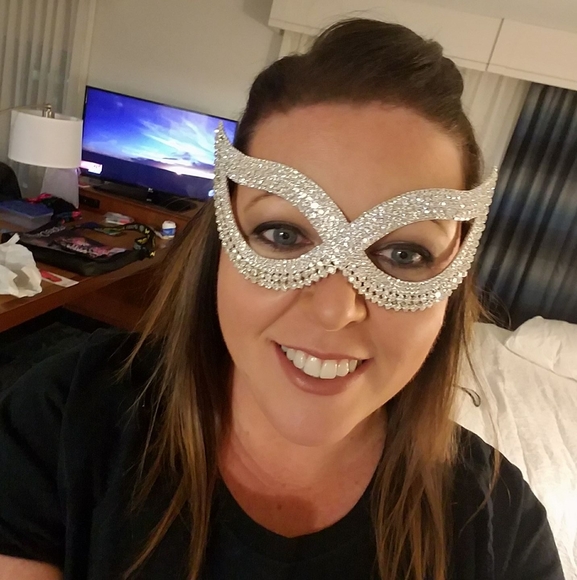 Profile Picture of Melissa Troyan walsh (@melissssawal) on Poshmark
