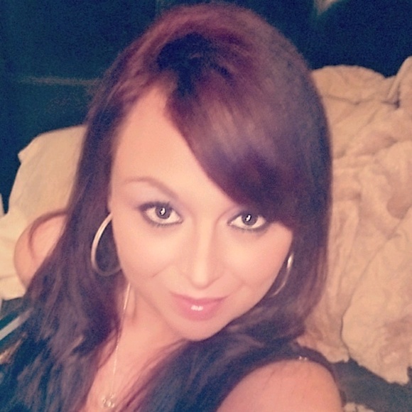 Profile Picture of Amber Grody (@grody1985) on Poshmark