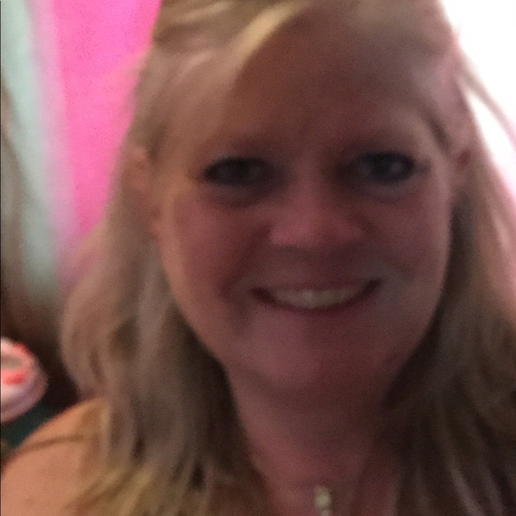 Profile Picture of Audrey Yurkew (@imacstmo3) on Poshmark