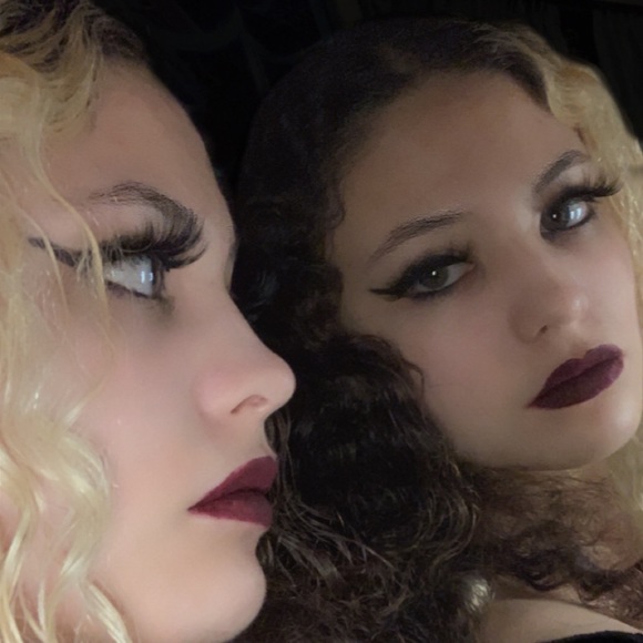 Profile Picture of Raven Holeman (@aeonicax) on Poshmark