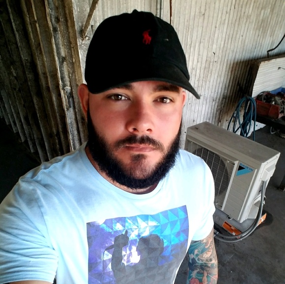 Profile Picture of Humberto Estevez (@vezrio2010) on Poshmark