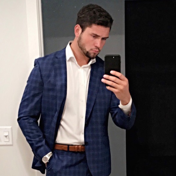 Profile Picture of Derrick Bavol (@dbavol12) on Poshmark